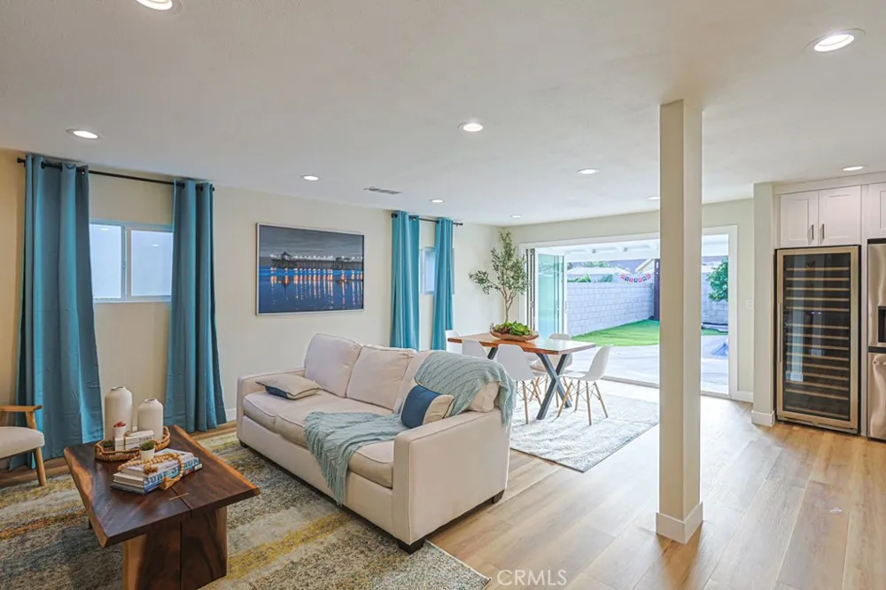 2023 S Janette Anaheim, CA 92802