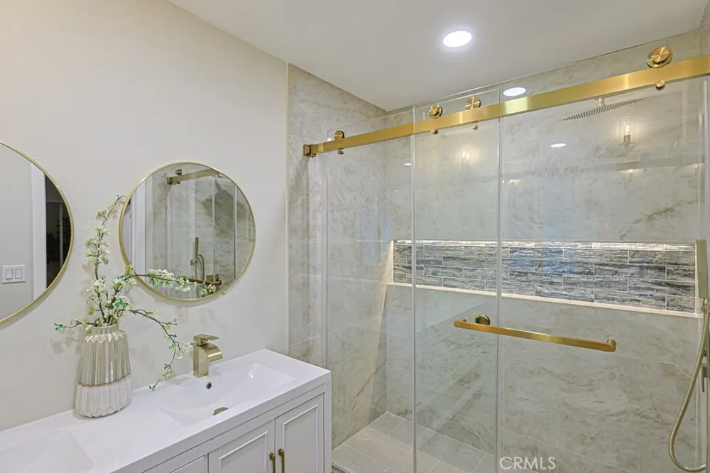 2023 S Janette Anaheim, CA 92802