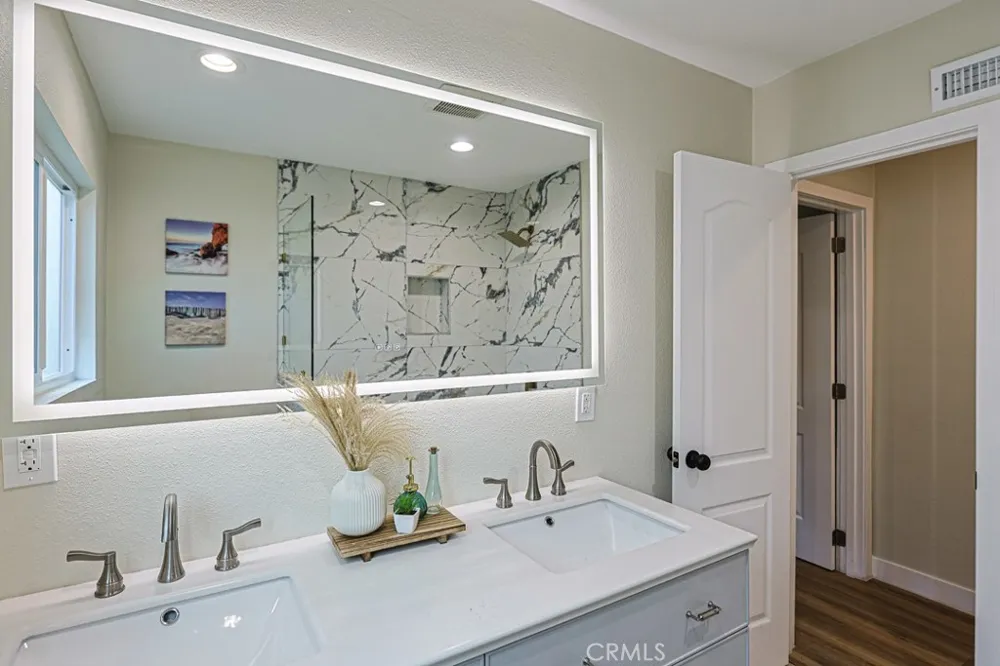 2023 S Janette Anaheim, CA 92802