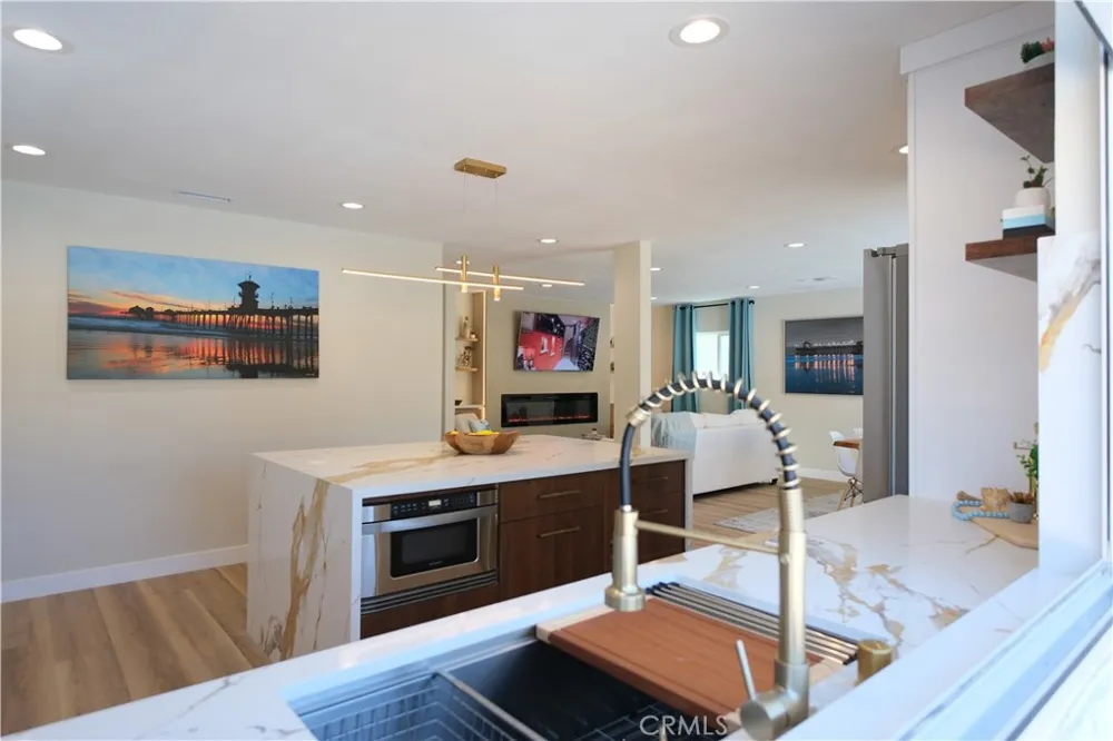 2023 S Janette Anaheim, CA 92802