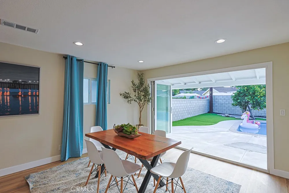 2023 S Janette Anaheim, CA 92802
