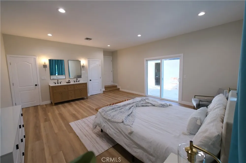 2023 S Janette Anaheim, CA 92802