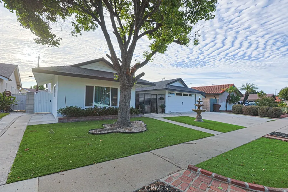 2023 S Janette Anaheim, CA 92802