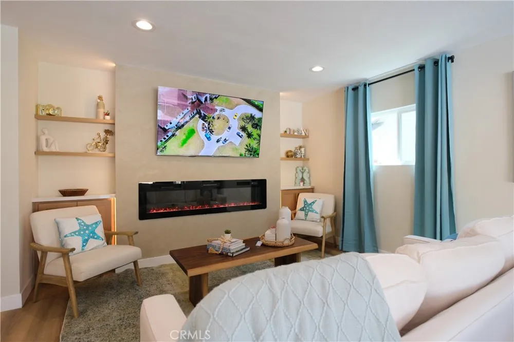 2023 S Janette Anaheim, CA 92802