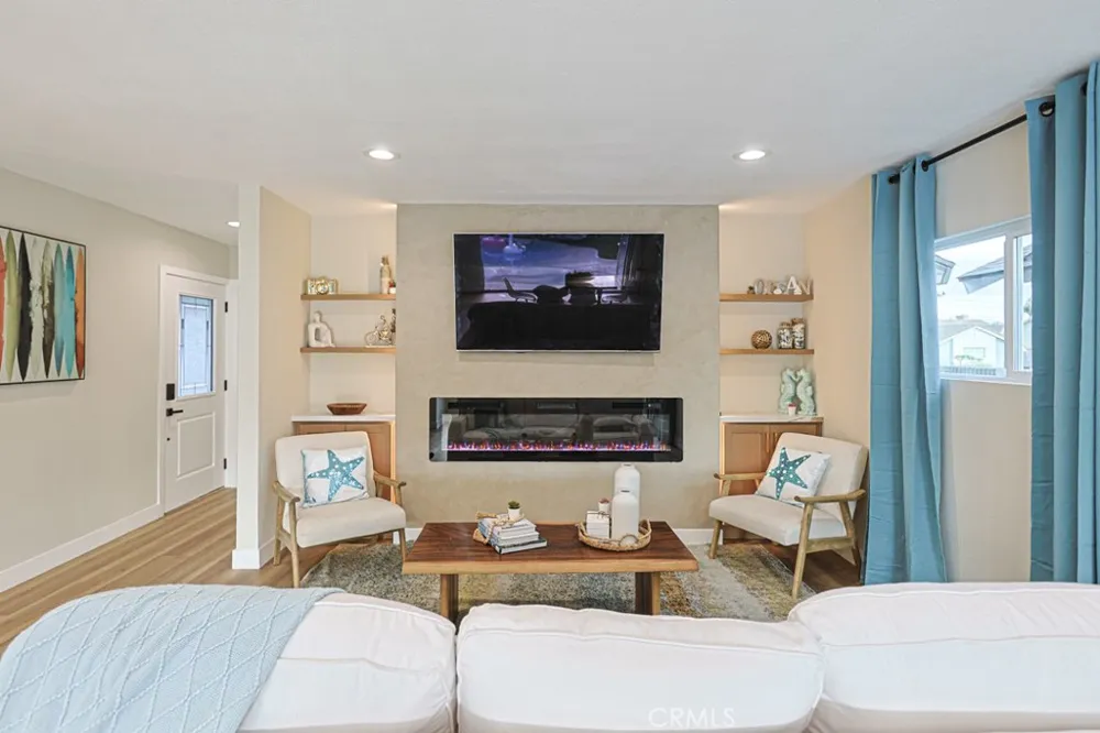 2023 S Janette Anaheim, CA 92802