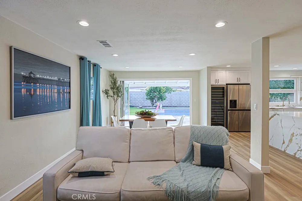 2023 S Janette Anaheim, CA 92802