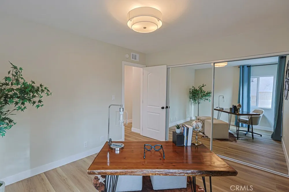 2023 S Janette Anaheim, CA 92802