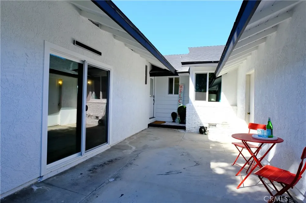 2023 S Janette Anaheim, CA 92802