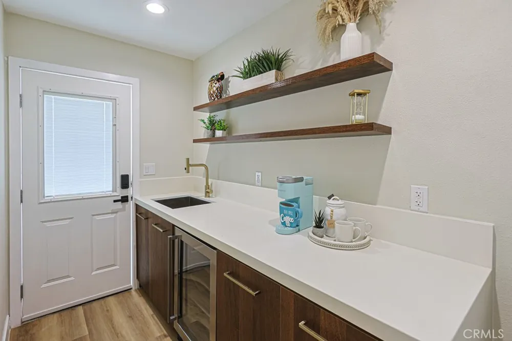 2023 S Janette Anaheim, CA 92802