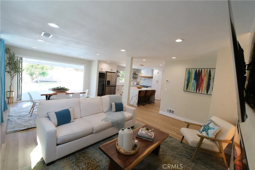 2023 S Janette Anaheim, CA 92802