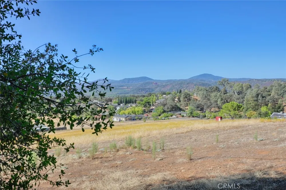 16010 Davis Ave Clearlake, CA 95422