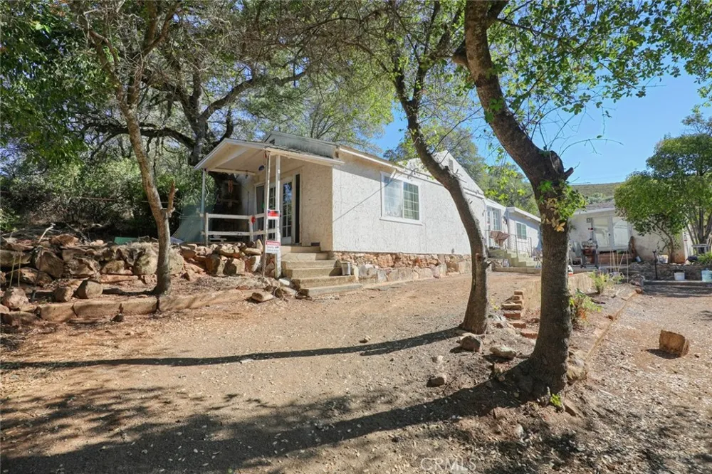 16010 Davis Ave Clearlake, CA 95422