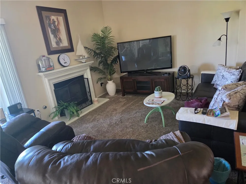 11262 Country Club Apple Valley, CA 92308