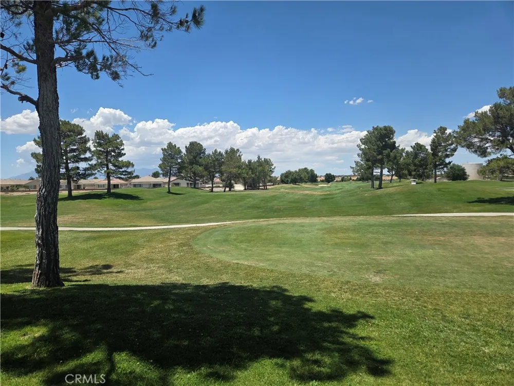 11262 Country Club Apple Valley, CA 92308