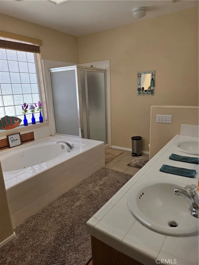11262 Country Club Apple Valley, CA 92308