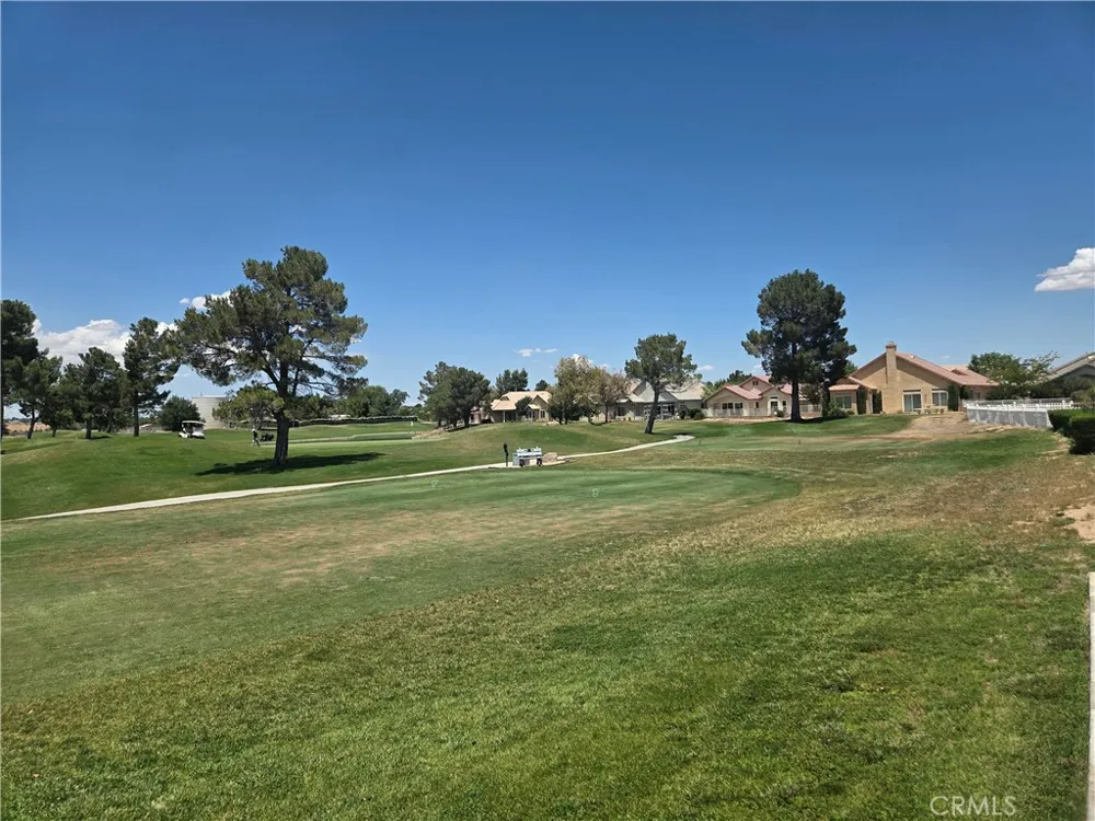 11262 Country Club Apple Valley, CA 92308