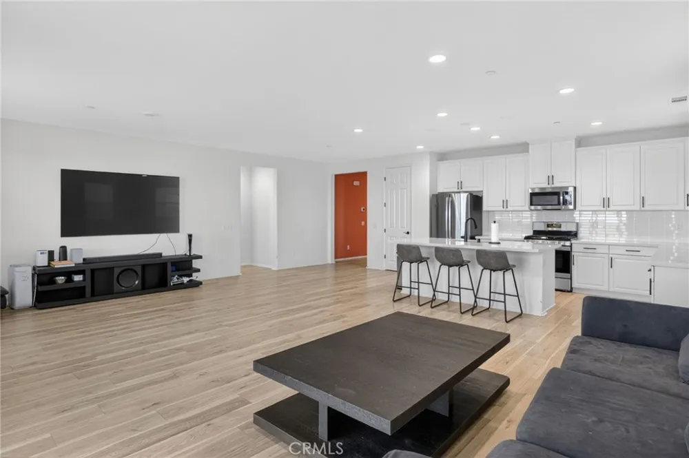 2125 E Jackman Lancaster, CA 93535