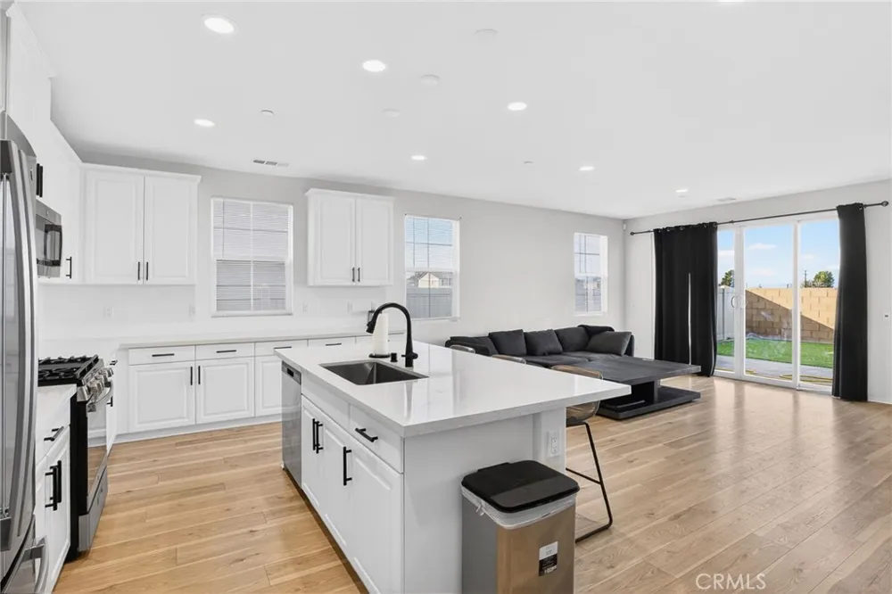 2125 E Jackman Lancaster, CA 93535