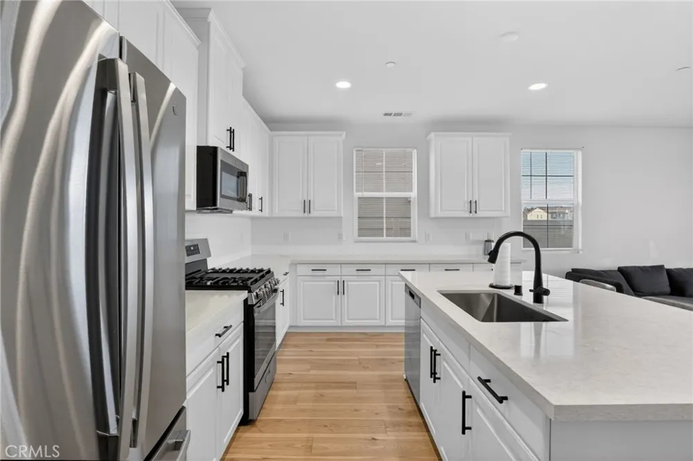 2125 E Jackman Lancaster, CA 93535