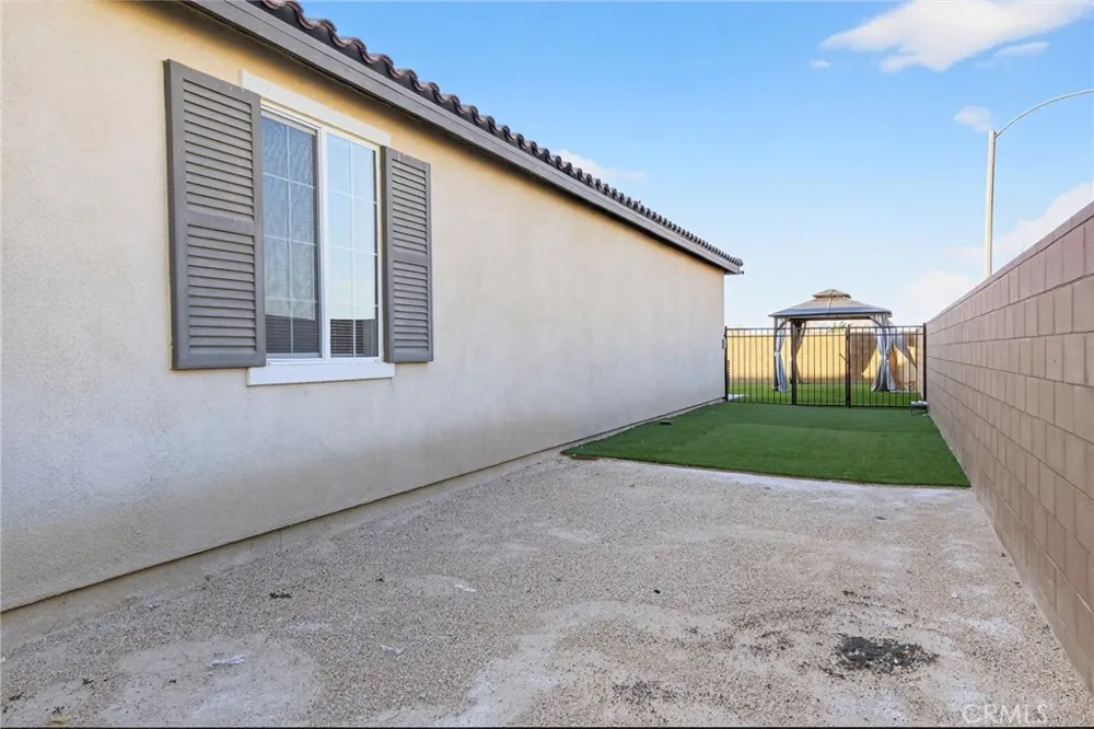 2125 E Jackman Lancaster, CA 93535