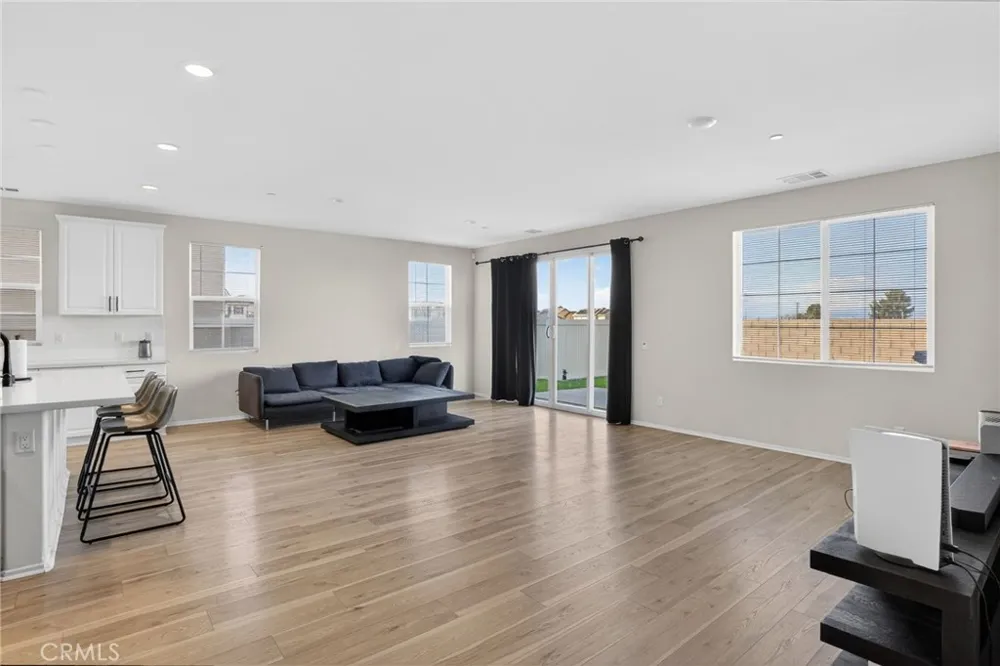 2125 E Jackman Lancaster, CA 93535