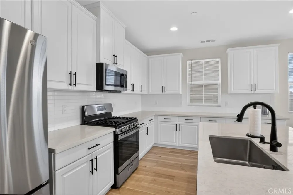 2125 E Jackman Lancaster, CA 93535