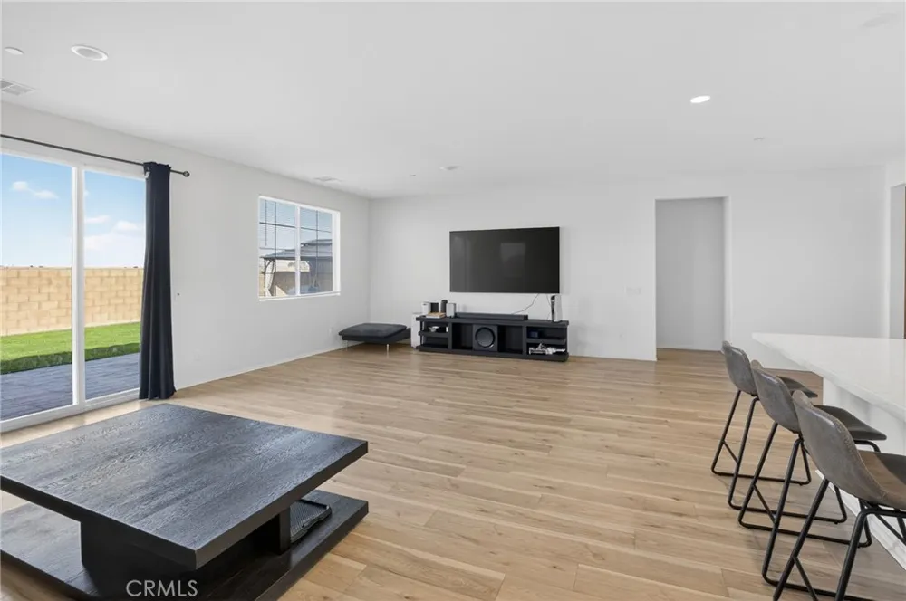 2125 E Jackman Lancaster, CA 93535