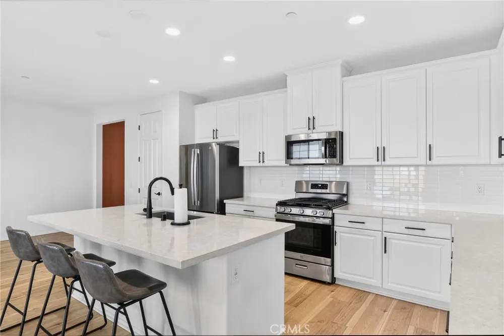 2125 E Jackman Lancaster, CA 93535