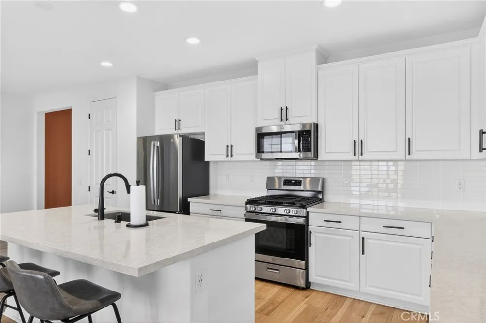 2125 E Jackman Lancaster, CA 93535