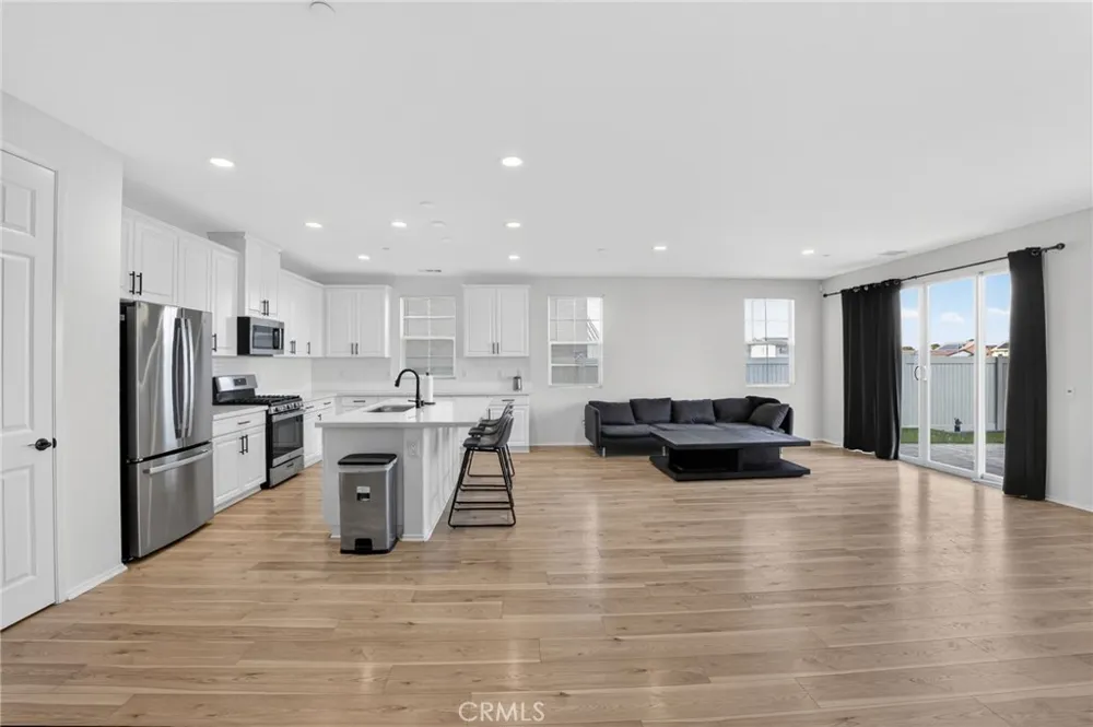 2125 E Jackman Lancaster, CA 93535