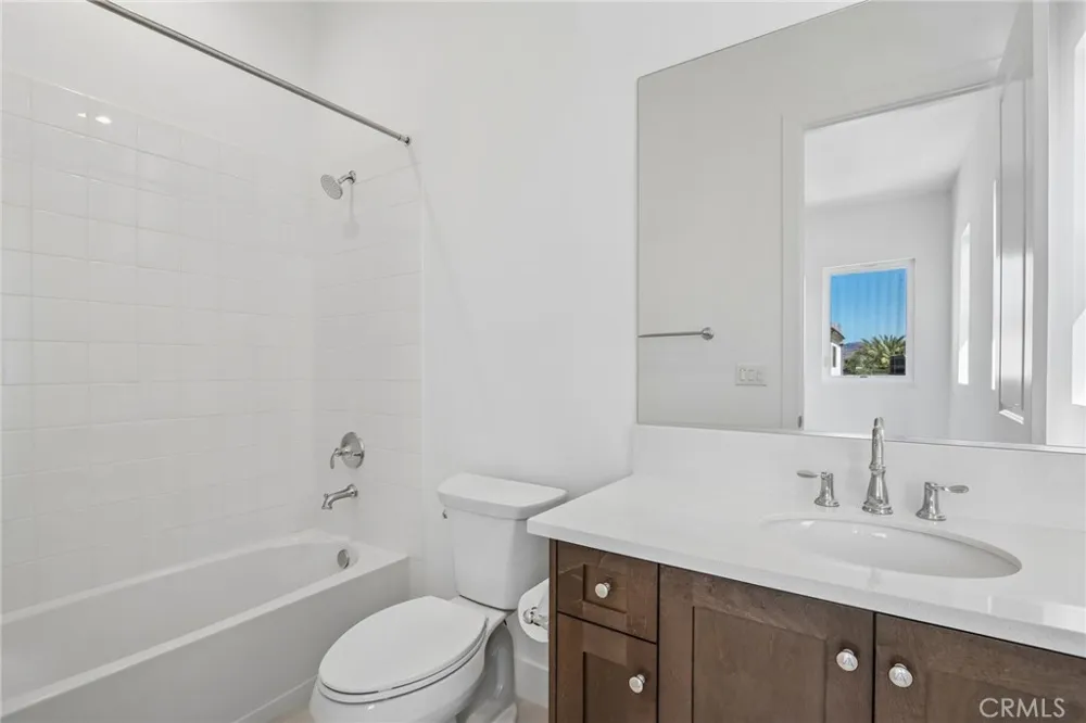 20580 Edgewood Court Chatsworth, CA 91311