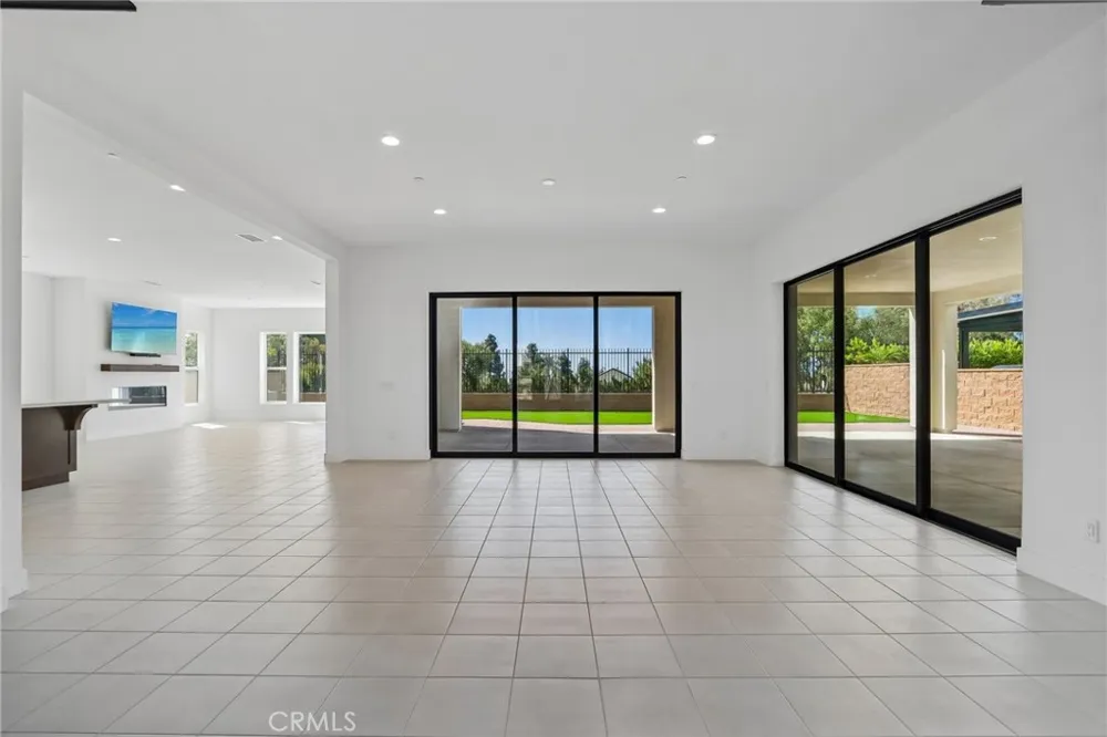 20580 Edgewood Court Chatsworth, CA 91311