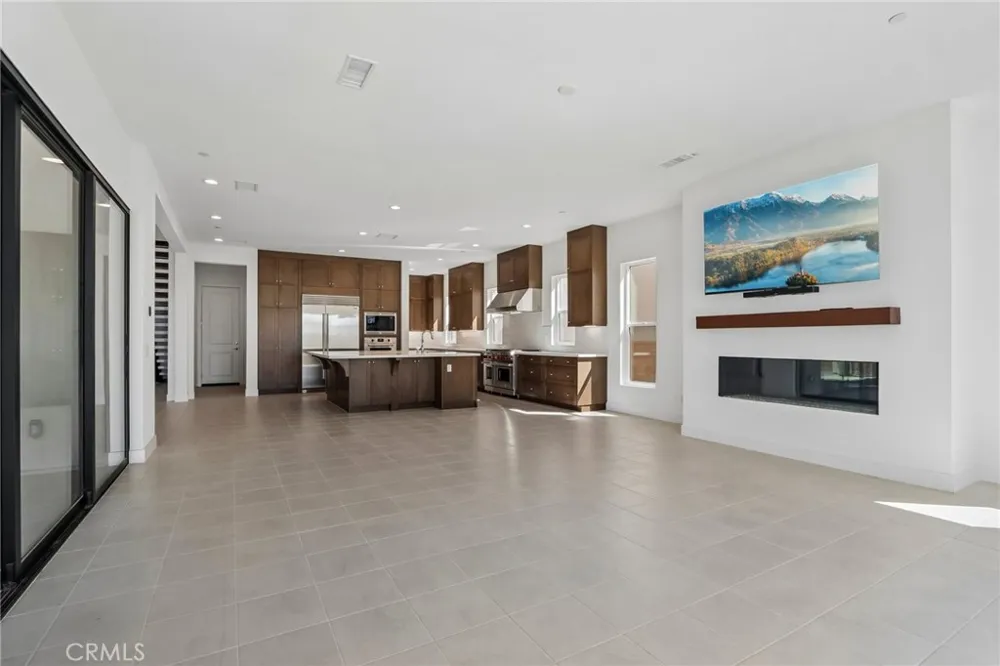 20580 Edgewood Court Chatsworth, CA 91311