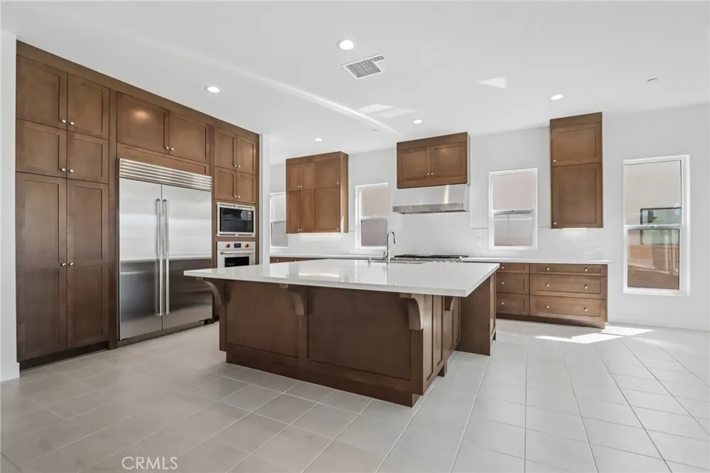 20580 Edgewood Court Chatsworth, CA 91311