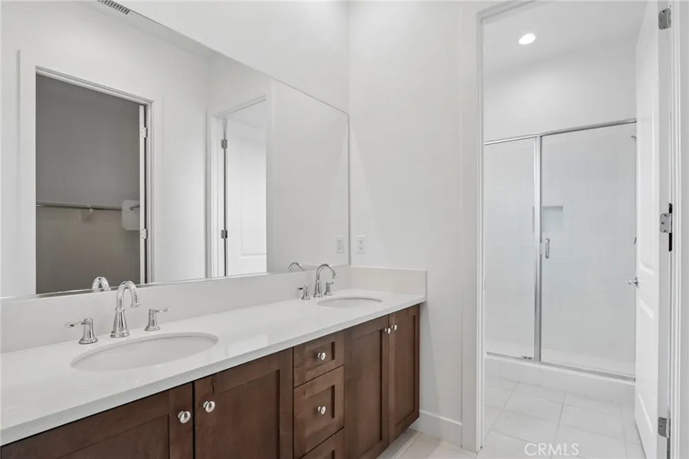 20580 Edgewood Court Chatsworth, CA 91311
