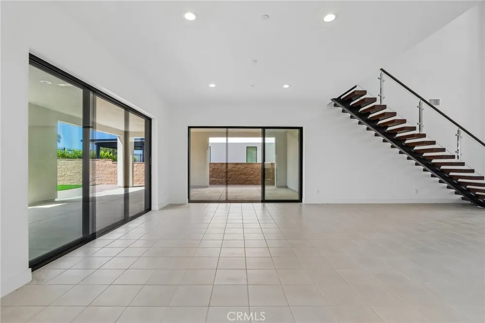 20580 Edgewood Court Chatsworth, CA 91311