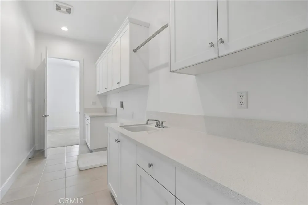 20580 Edgewood Court Chatsworth, CA 91311