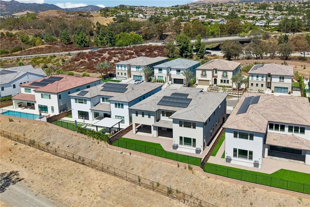 20580 Edgewood Court Chatsworth, CA 91311