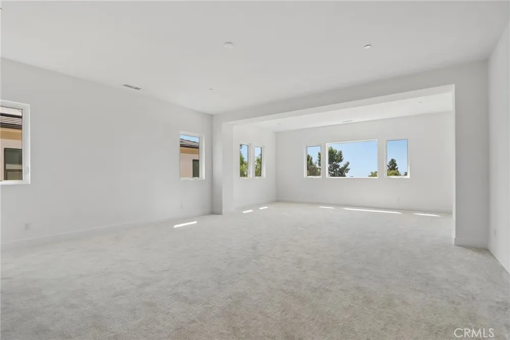 20580 Edgewood Court Chatsworth, CA 91311