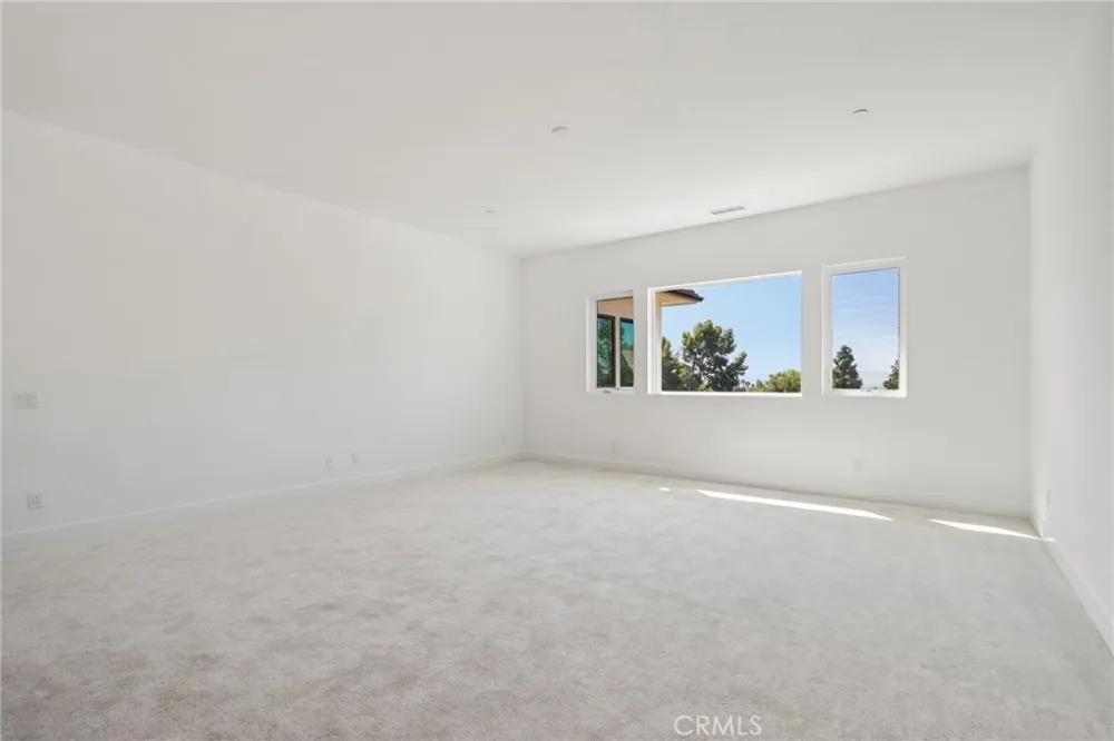20580 Edgewood Court Chatsworth, CA 91311