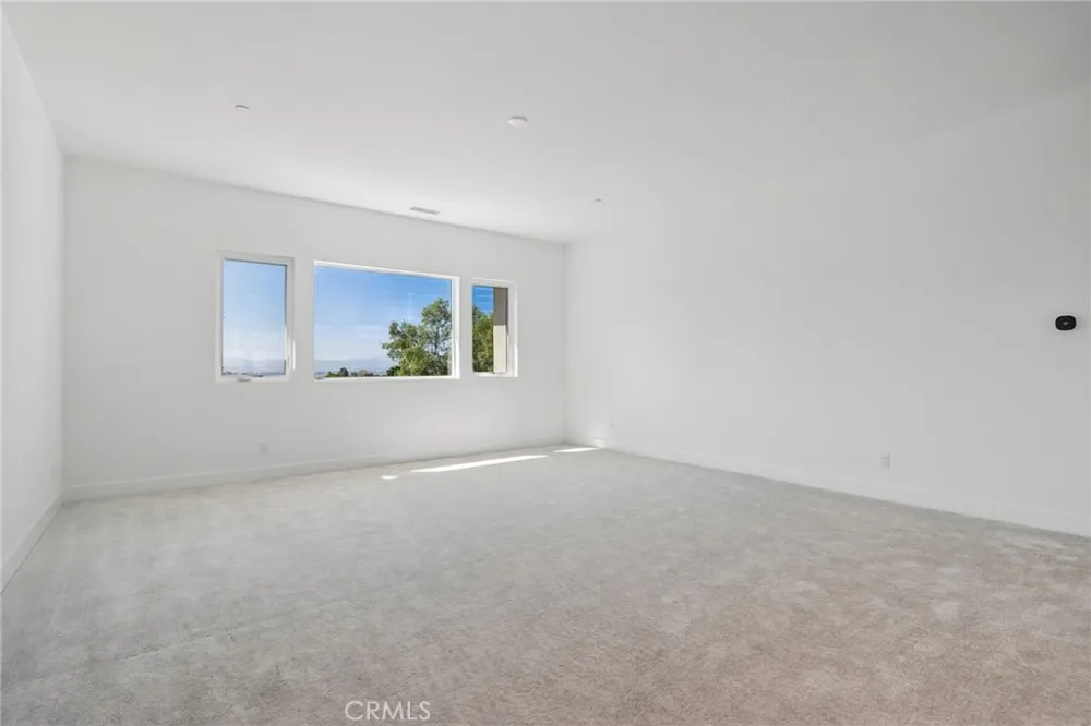 20580 Edgewood Court Chatsworth, CA 91311