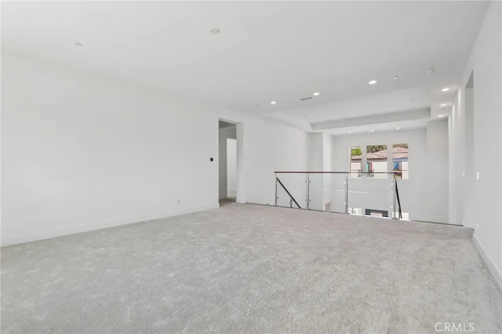 20580 Edgewood Court Chatsworth, CA 91311