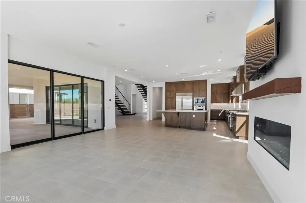 20580 Edgewood Court Chatsworth, CA 91311