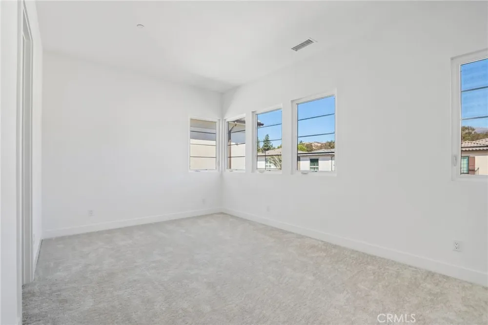 20580 Edgewood Court Chatsworth, CA 91311
