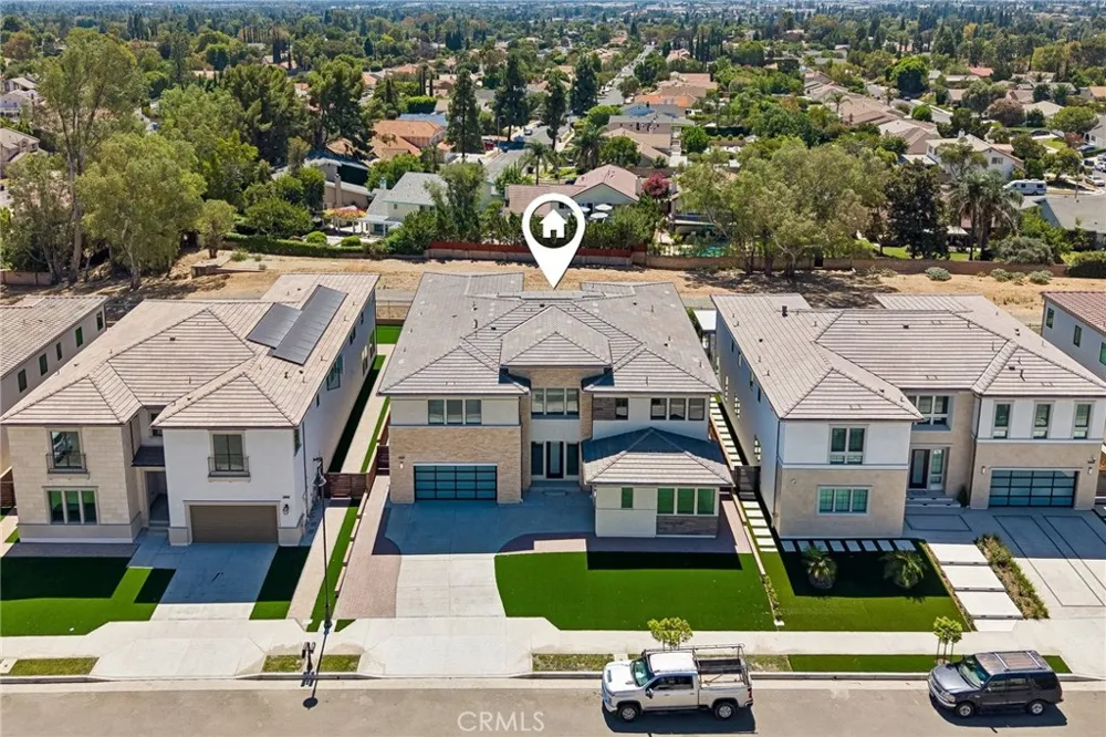20580 Edgewood Court Chatsworth, CA 91311