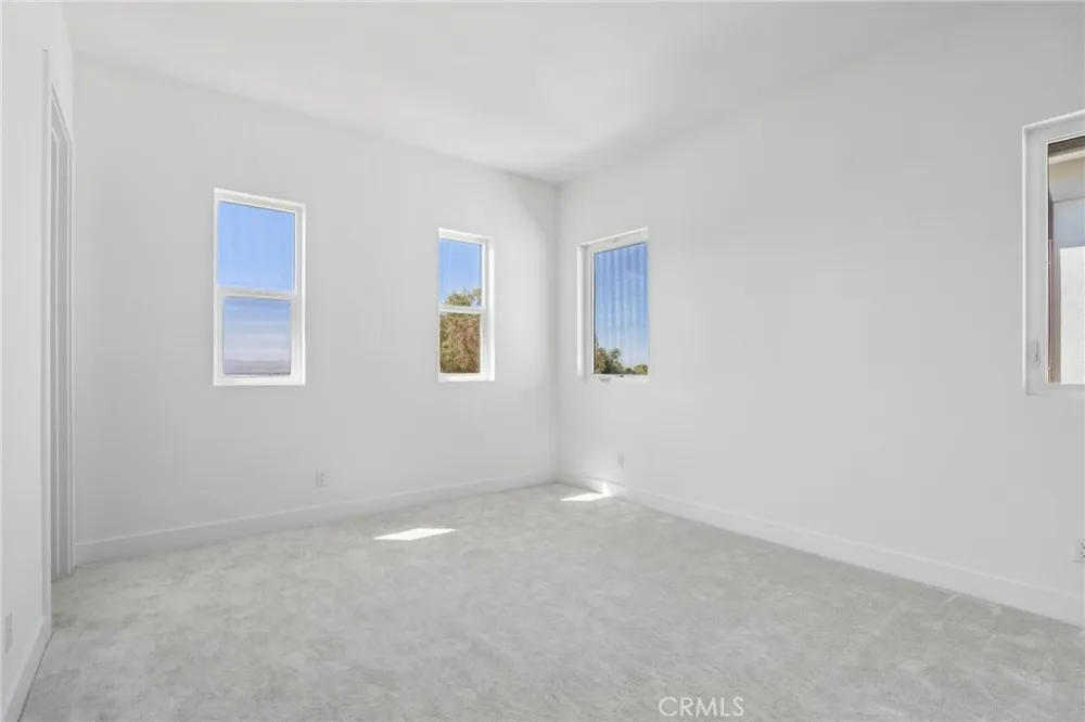 20580 Edgewood Court Chatsworth, CA 91311