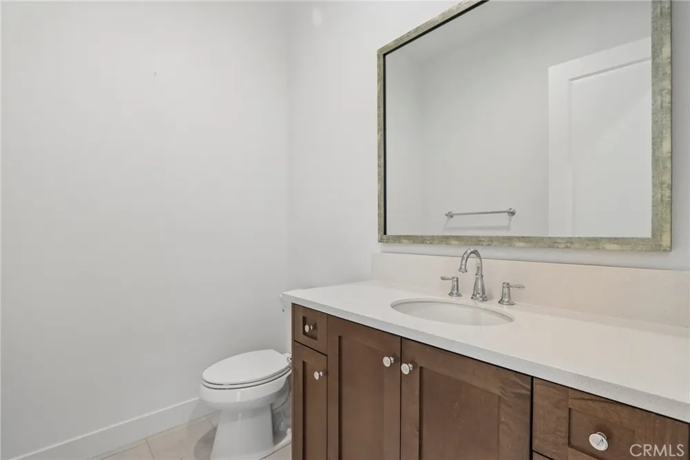 20580 Edgewood Court Chatsworth, CA 91311