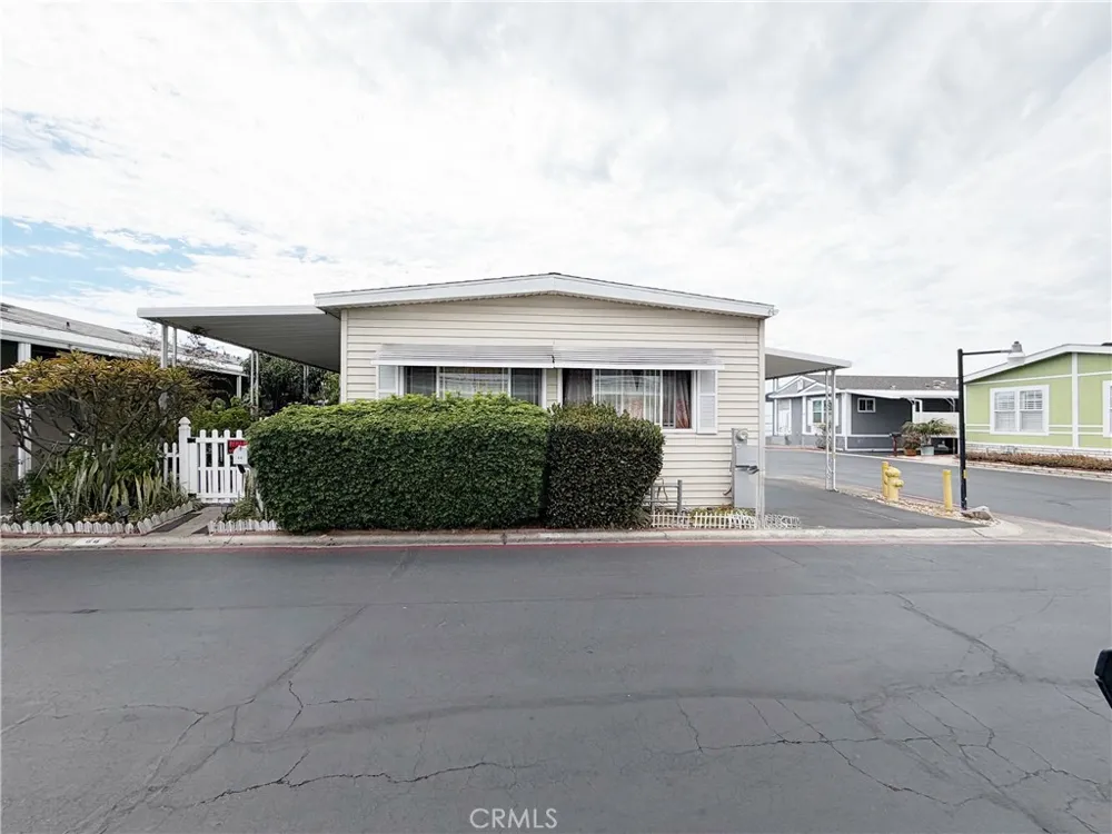 323 Euclid #44 Santa Ana, CA 92703