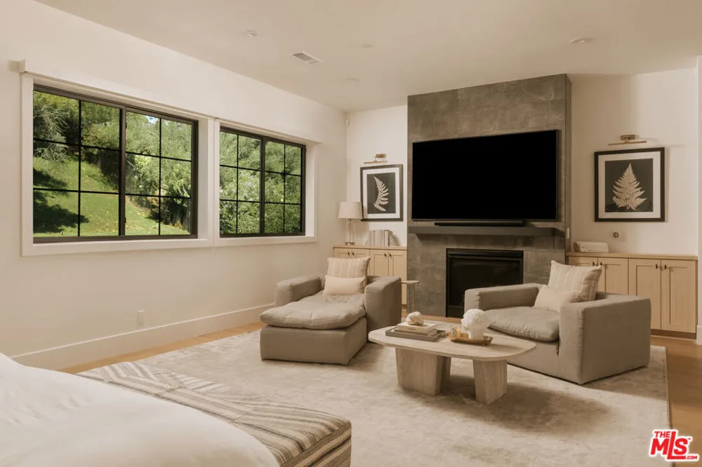 13423 Bayliss Road Los Angeles, CA 90049