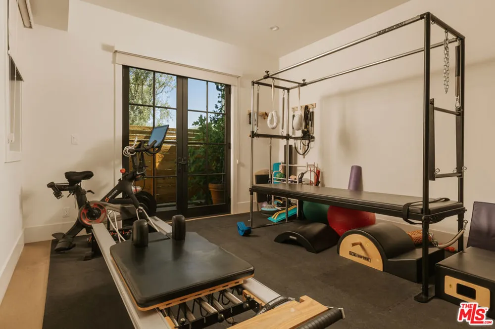 13423 Bayliss Road Los Angeles, CA 90049